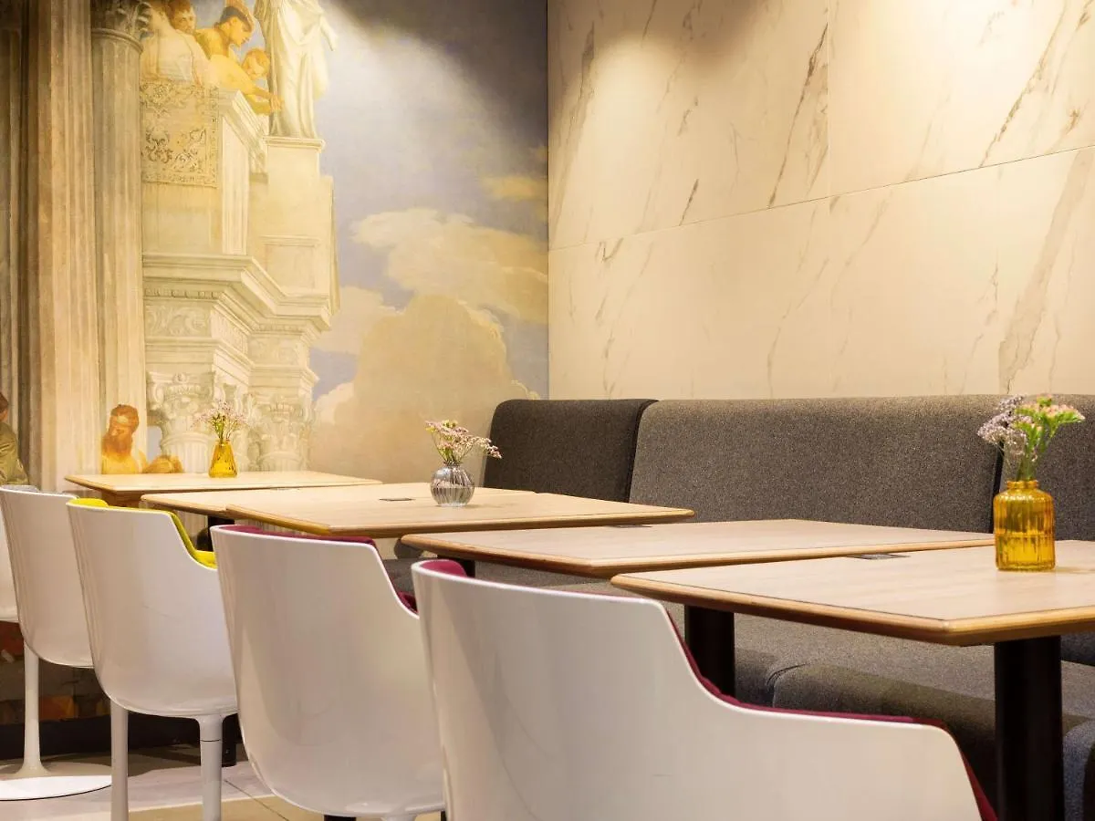 Mercure Paris Alesia 4*,  France